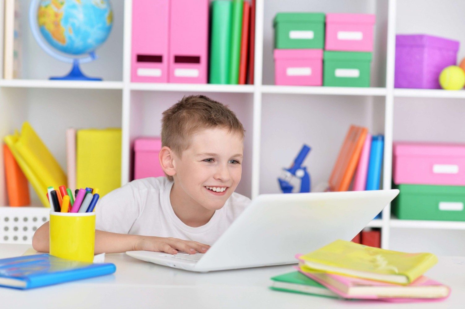 The Difference Between Distance Education and Home Schooling